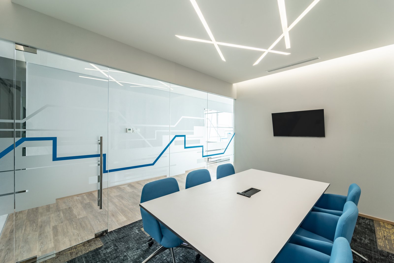 TPKS Office by Alien Design Consultant