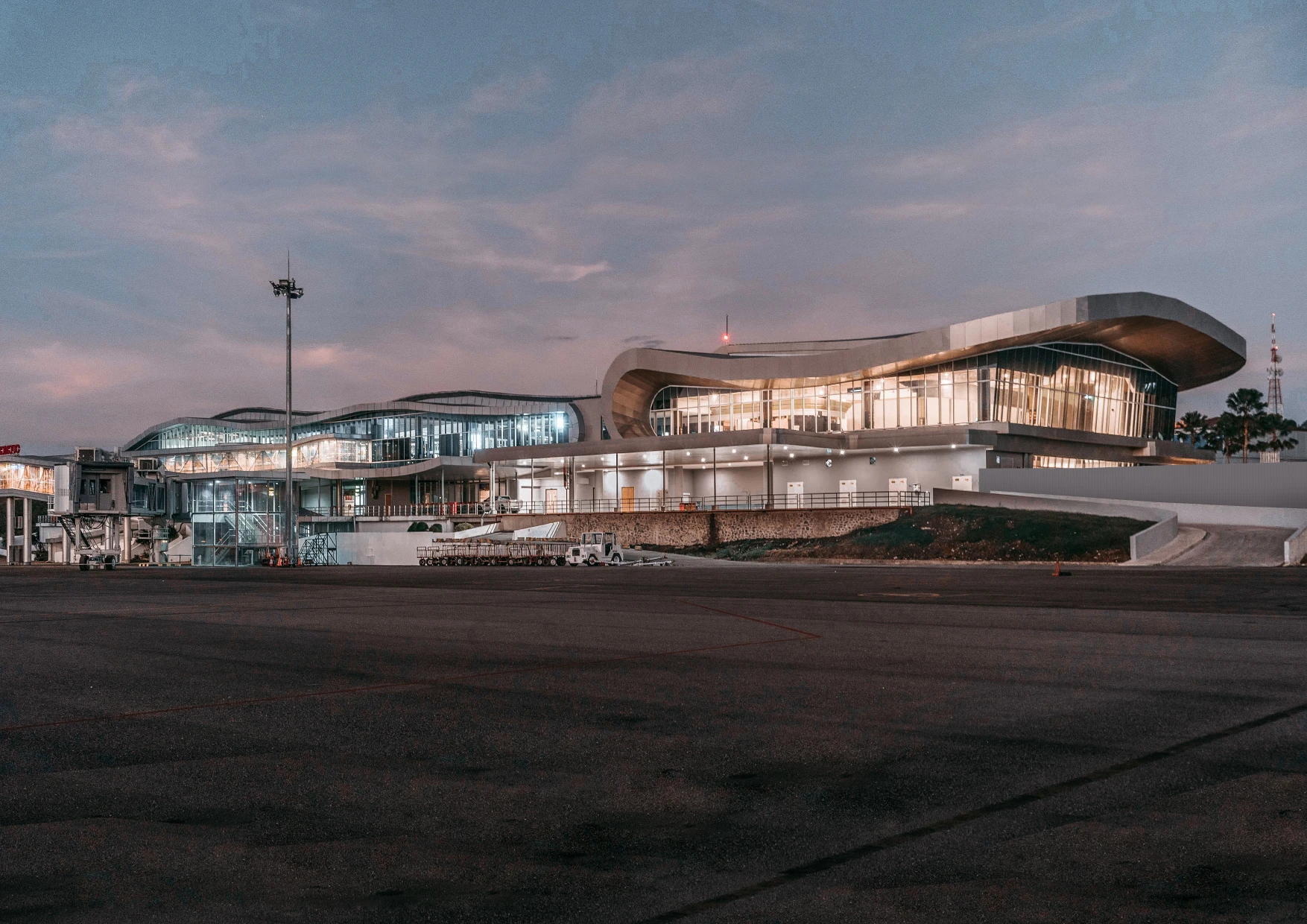 3 Desain Arsitektur Bandara Ikonik di Indonesia