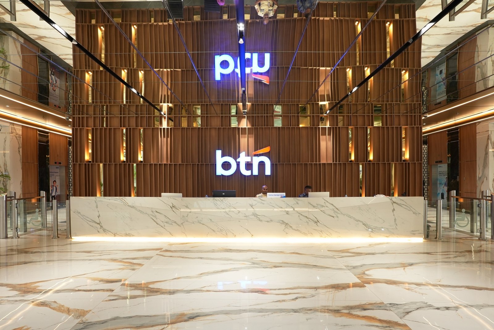 Desain Interior Lobi Menara BTN: Elegansi Modern dengan Sentuhan Geometris