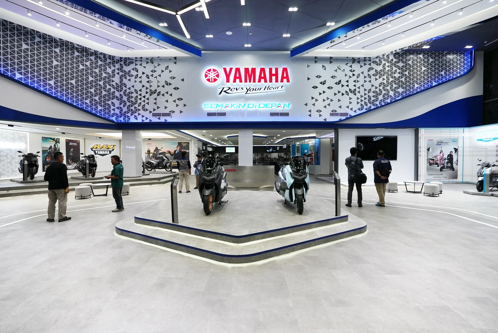 Desain Interior Showroom Yamaha Flagship dan Gesits oleh Alien Design Consultant: Menyatukan Estetika dan Fungsionalitas