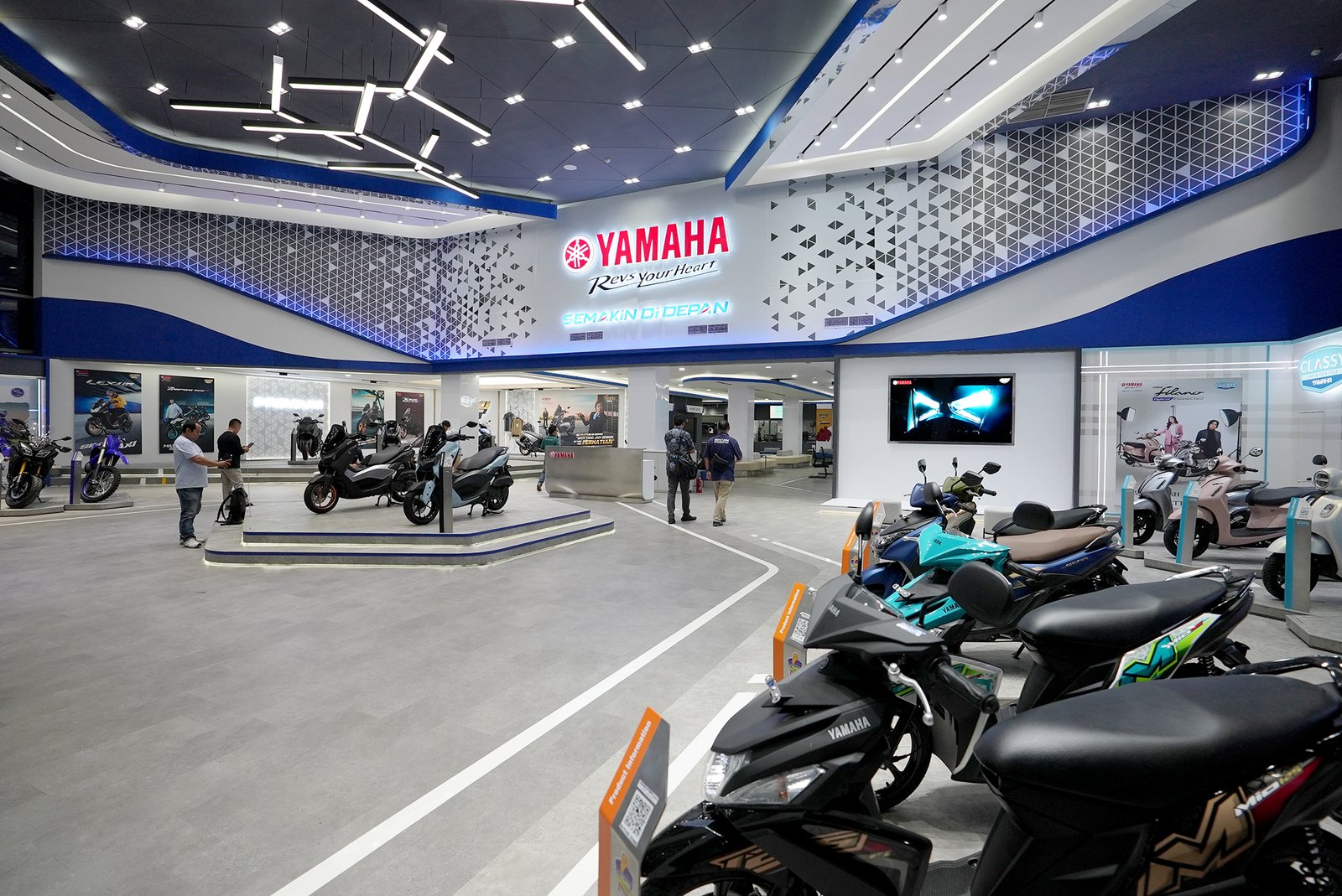 Yamaha Flagship Shop Jakarta: Showroom Yamaha Premium Pertama di Indonesia Karya Alien Design Consultant