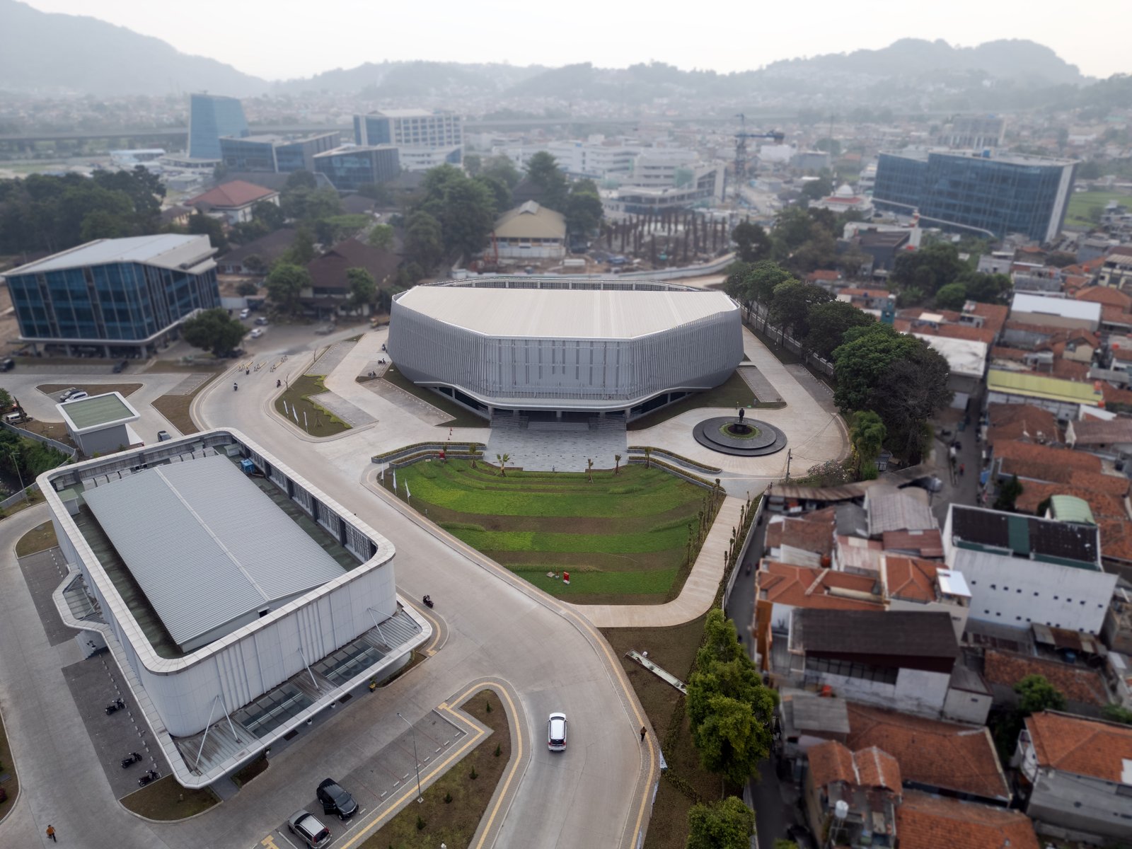 2. The New UNJANI: Karya Desain Alien Design Consultant – Peresmian Gedung Auditorium UNJANI: Fasilitas Baru untuk Smart Military University