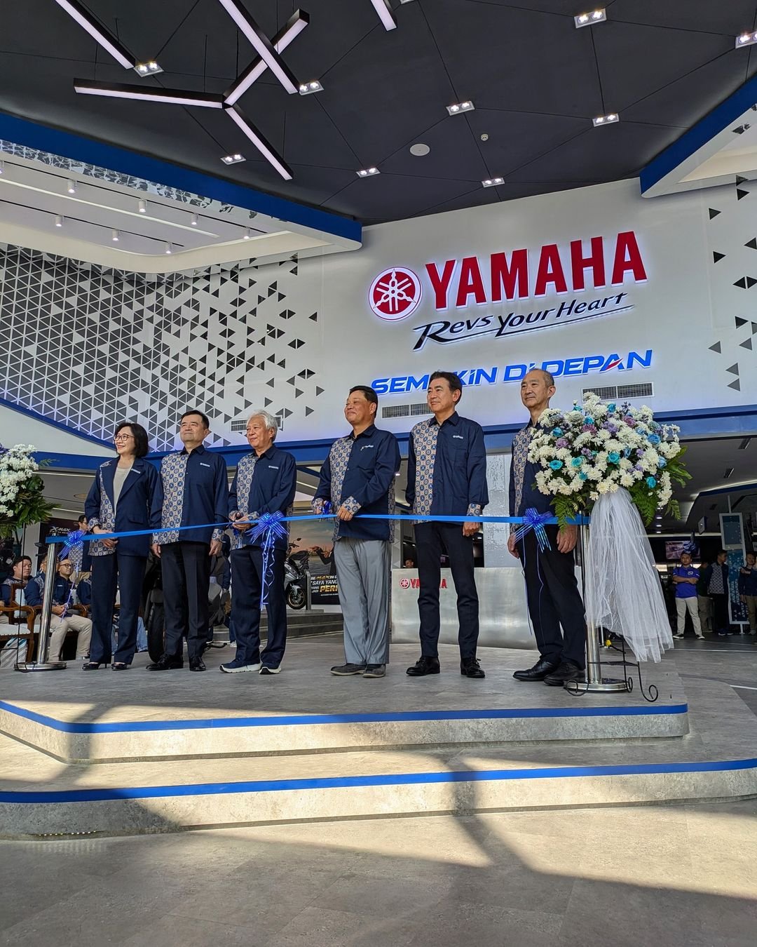 Yamaha Flagship Shop Jakarta: Showroom Yamaha Premium Pertama di Indonesia Karya Alien Design Consultant