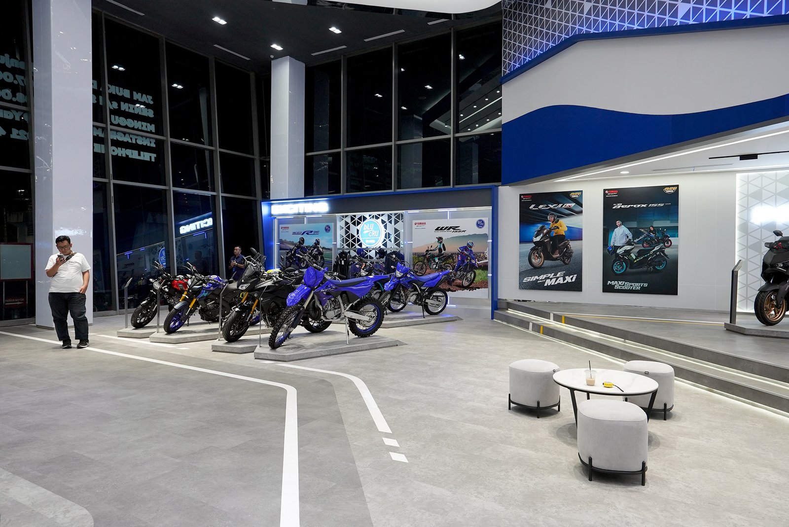 Yamaha Flagship Shop Jakarta: Showroom Yamaha Premium Pertama di Indonesia Karya Alien Design Consultant
