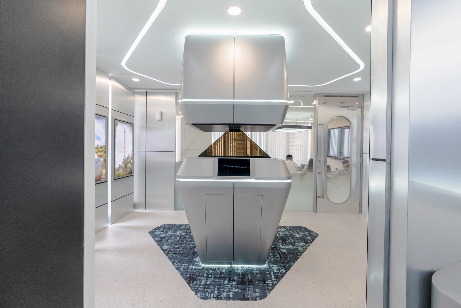 Manfaat Fitur Hologram Display bagi Desain Interior – Mengintip Fitur Hologram Display di Tower Bersama Group!