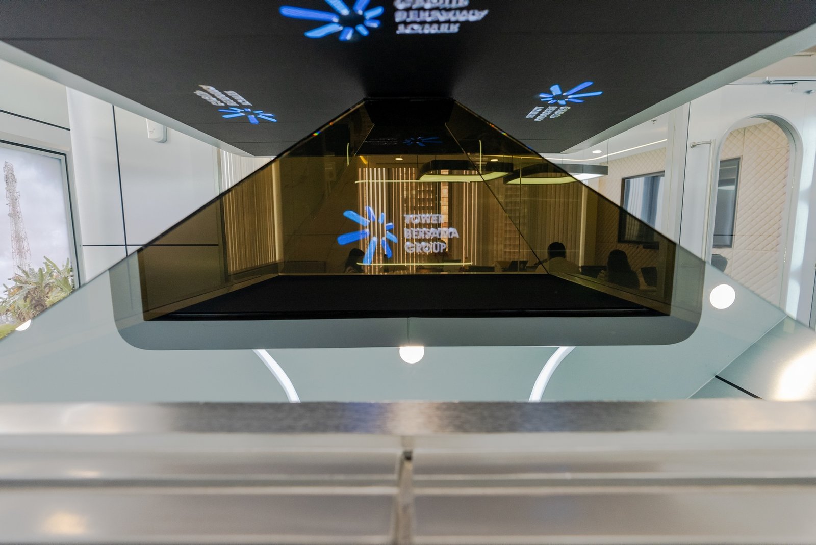 Manfaat Fitur Hologram Display bagi Tower Bersama Group – Mengintip Fitur Hologram Display di Tower Bersama Group!