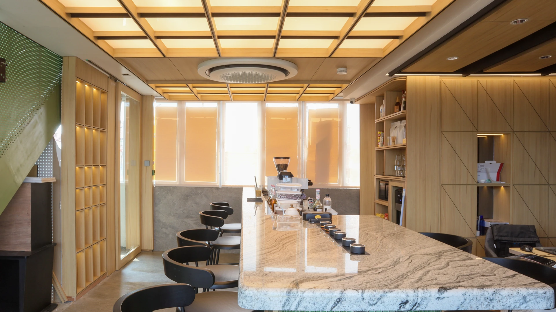 Mengenal Gaya Japandi untuk Desain Interior Kantor: Perpaduan Tepat Minimalisme dan Fungsionalitas
