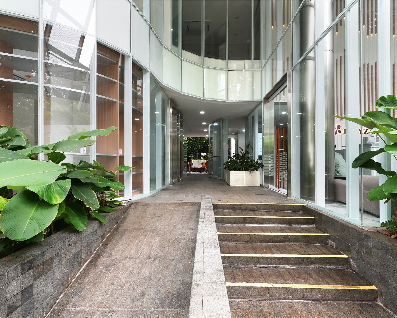 Kenyamanan Maksimal dalam Desain Interior Klinik Tivaza – Desain Interior Klinik Tivaza Jakarta: Modern Tropis yang Nyaman
