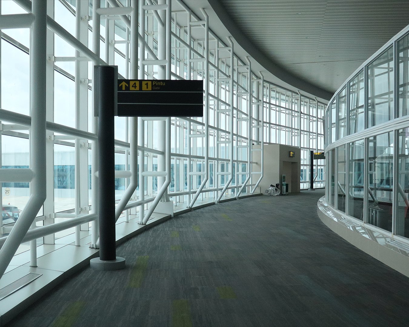 Keunggulan Konsep Desain Interior Bandara Sultan Hasanuddin – Desain Interior Bandara Sultan Hasanuddin Makassar: Kenyamanan Modern dengan