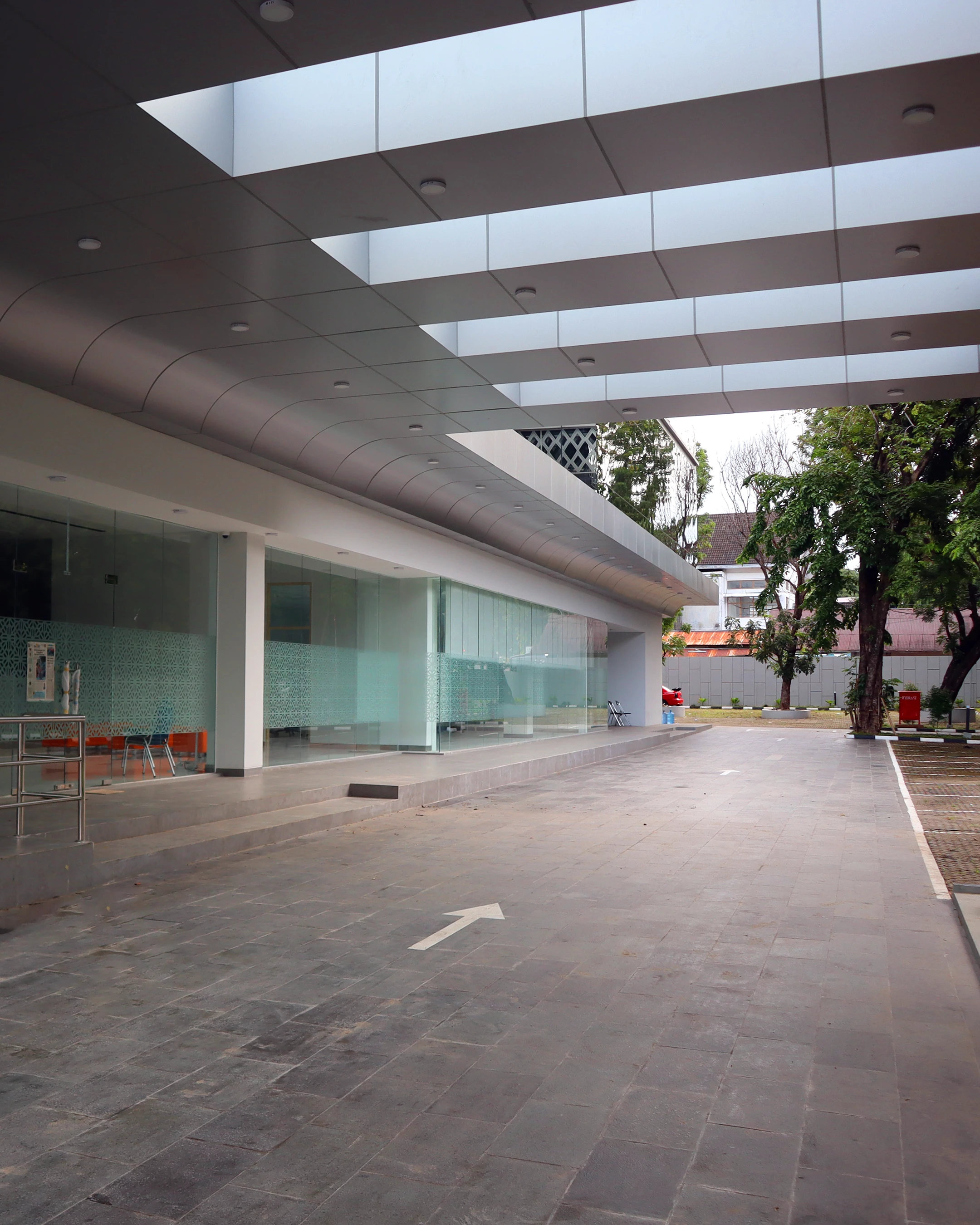 Merancang Ruang yang Bernapas – Arsitektur Gedung BRI Kantor Cabang Parepare: Transformasi Modern dalam Harmoni Ruang