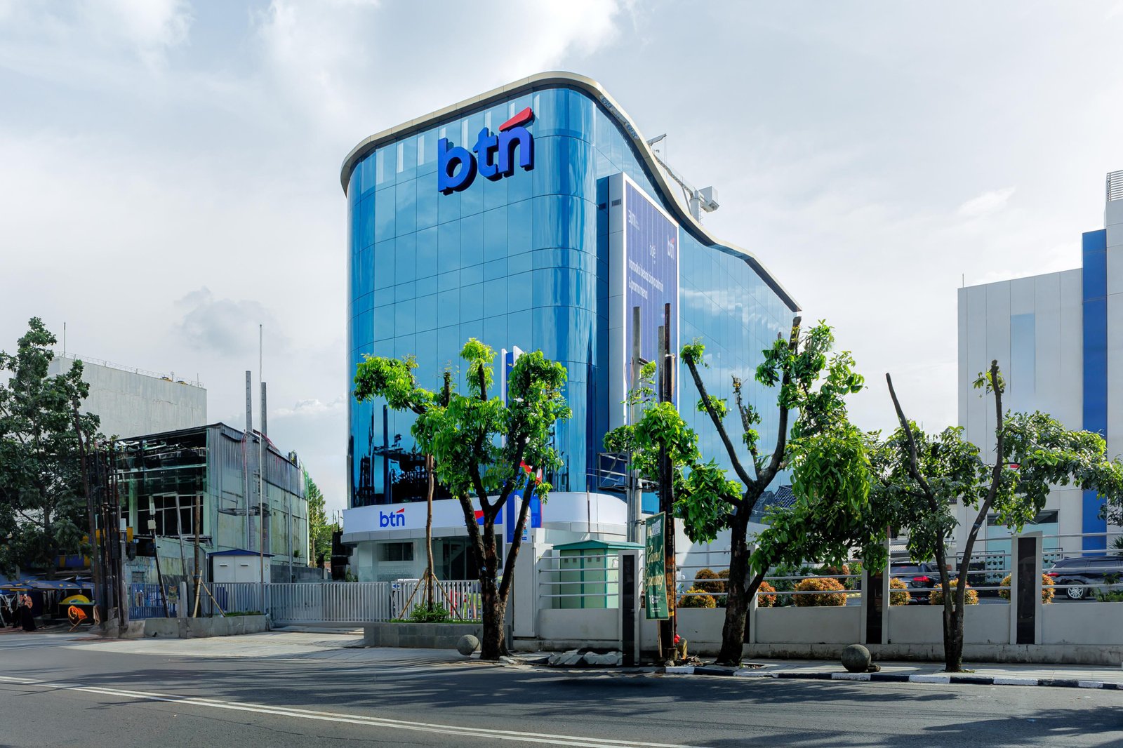 Perjalanan Arsitektur Gedung Bank BTN Buah Batu: Dari Konsep hingga Peresmian