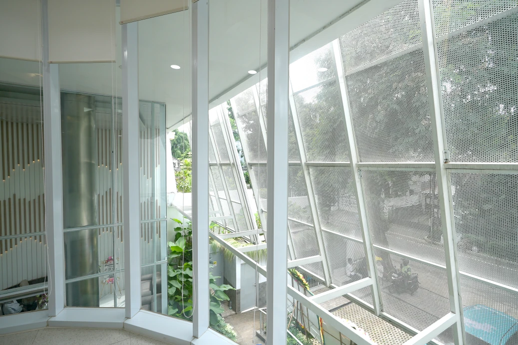 Arsitektur Modern Tropis dengan Sentuhan Jengki – Arsitektur Klinik Tivaza Jakarta: Modern Tropis dengan Sentuhan Jengki