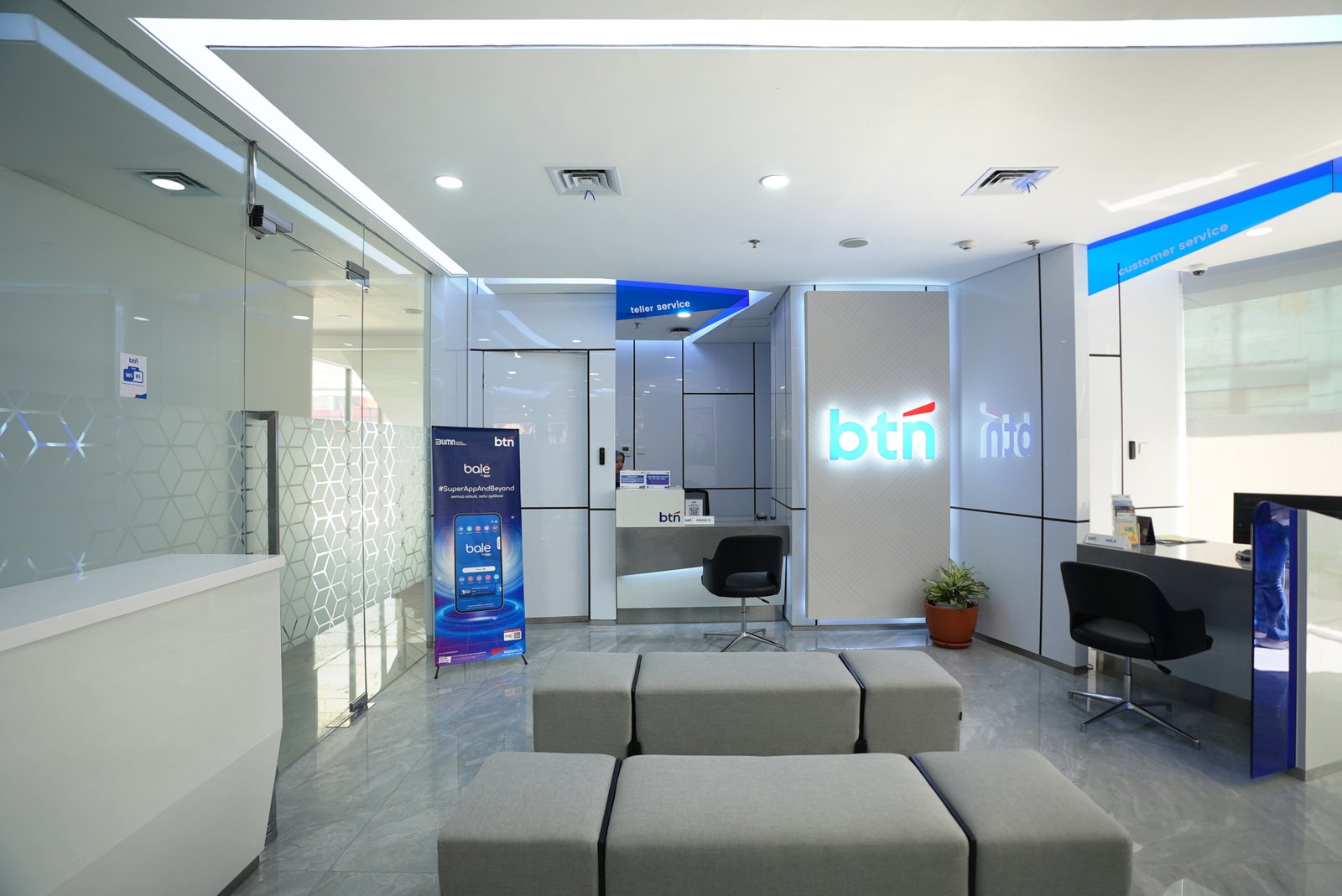 Konsep Interior yang Mengutamakan Kenyamanan dan Efisiensi – Transformasi Interior Bank BTN Buah Batu Bandung: Desain Modern yang Fungsional