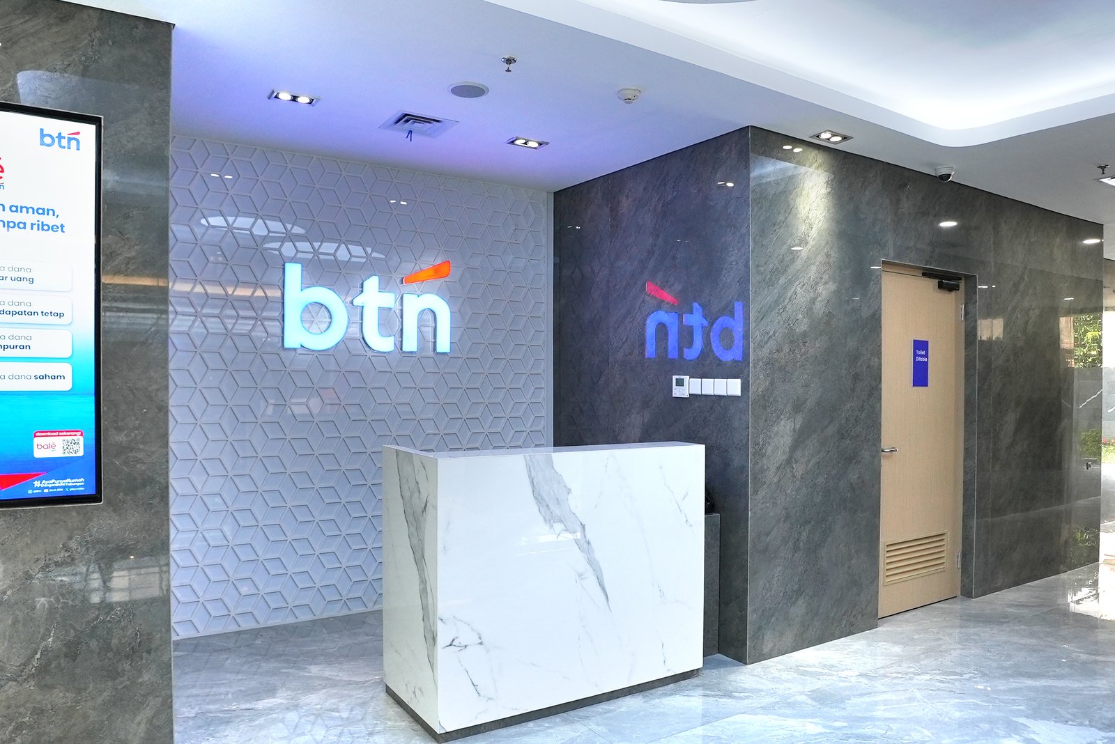 Konsep Interior yang Mengutamakan Kenyamanan dan Efisiensi – Transformasi Interior Bank BTN Buah Batu Bandung: Desain Modern yang Fungsional