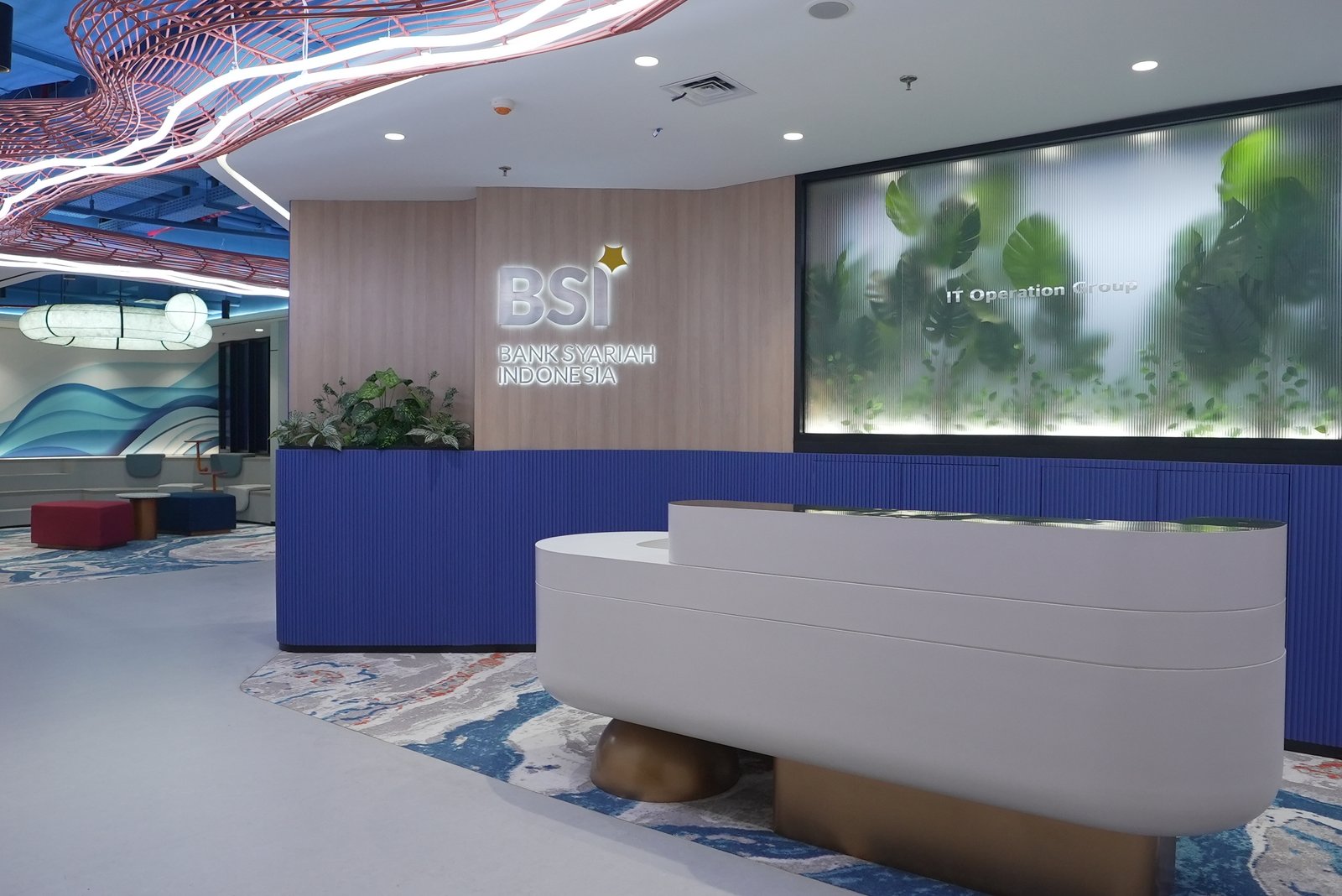 Lebih dari Sekadar Resepsionis – Desain Interior BSI Tower: Ketika Lobby Menjadi Wajah Utama Kantor