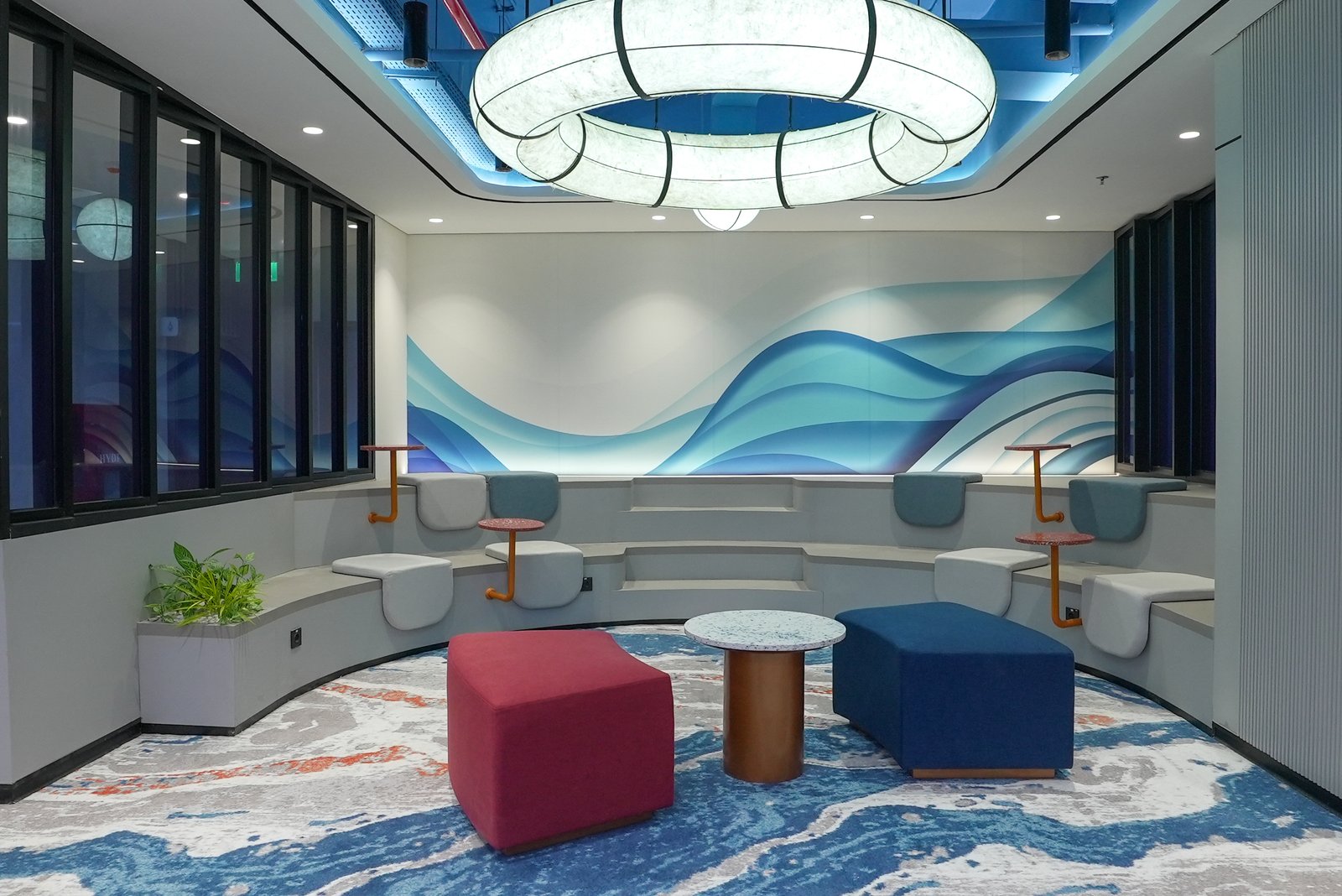 Material dan Atmosfer – Desain Interior BSI Tower: Ketika Lobby Menjadi Wajah Utama Kantor