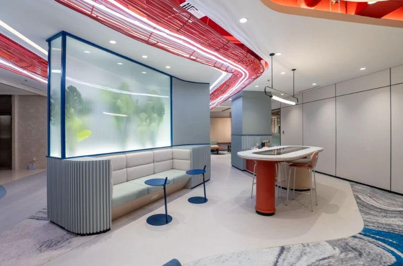 Harmoni Warna dan Atmosfer Emosional – Interior BSI Tower: Reception, Lounge & Amphitheater Area