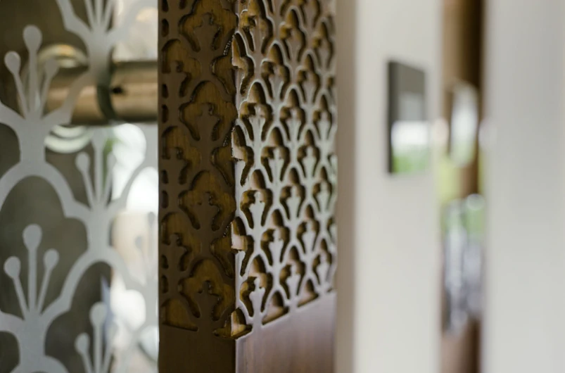 Kedalaman Detail – Interior Ruang Meeting Mandiri Private: Dialog Antara Eksklusivitas, Ketelitian, dan Kehangatan Ruang