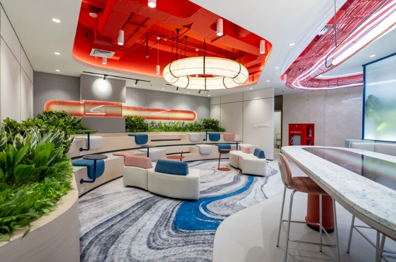 Ruang Untuk Koneksi dan Kolaborasi – Interior BSI Tower: Reception, Lounge & Amphitheater Area