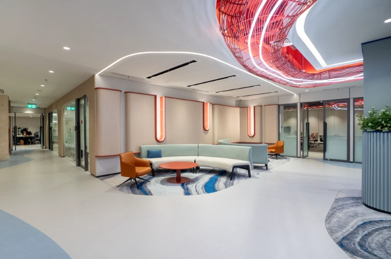 Identitas yang Terwujud Dalam Ruang – Interior BSI Tower: Reception, Lounge & Amphitheater Area