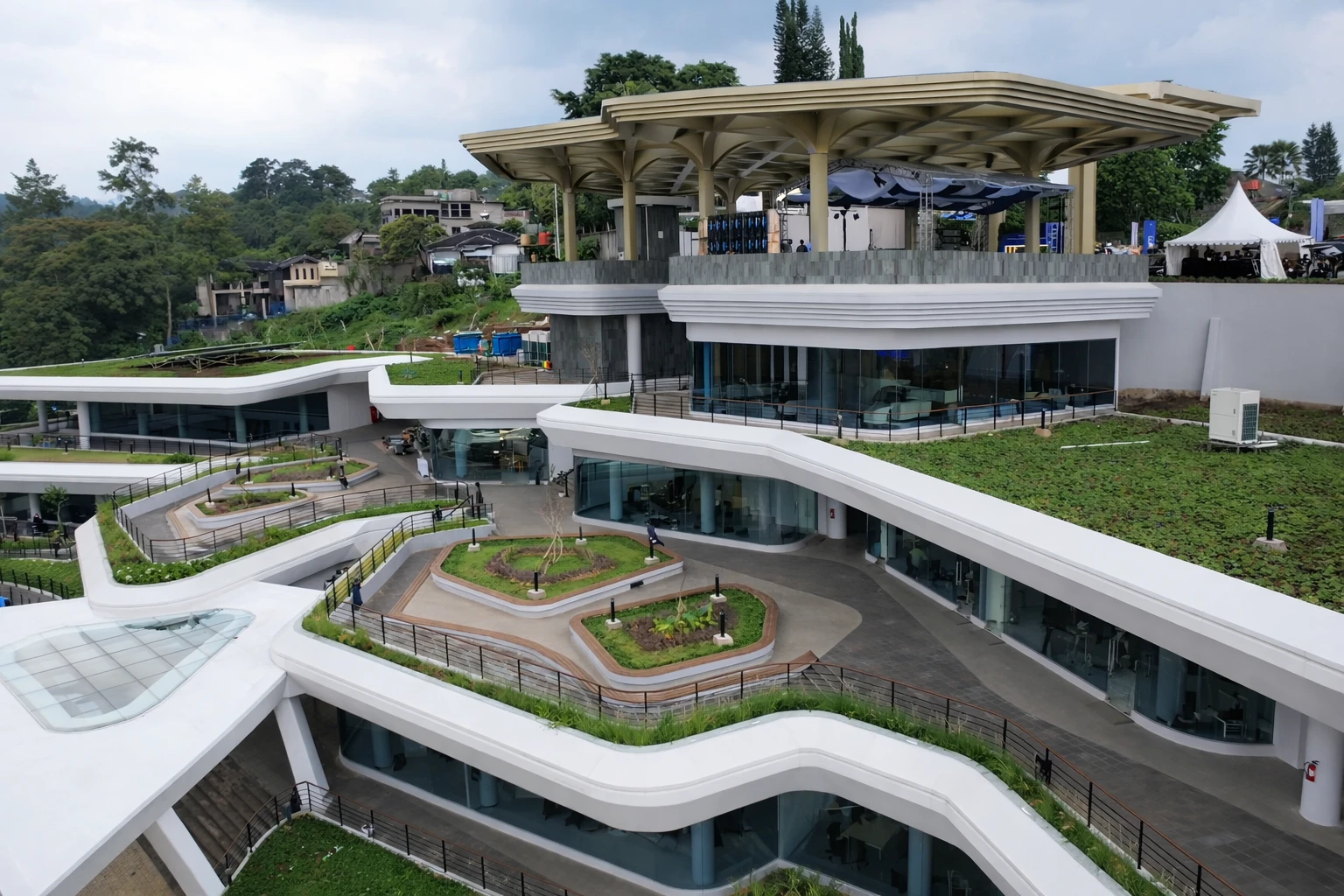 Tonggak Penting Masa Depan SDM – BTN Eco Park Dago Diresmikan: Learning Center Masa Depan Karya Alien Design Consultant