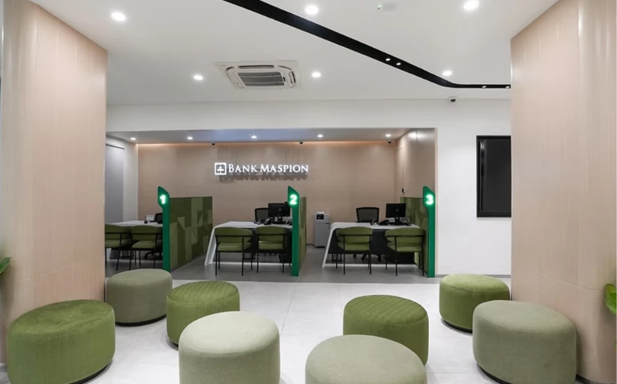 2. Zona Tunggu (Waiting Lounge) – Anatomi Banking Hall Modern: 6 Zona dari Teller sampai Digital Corner