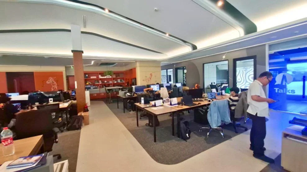 Alien DC Office, view 3