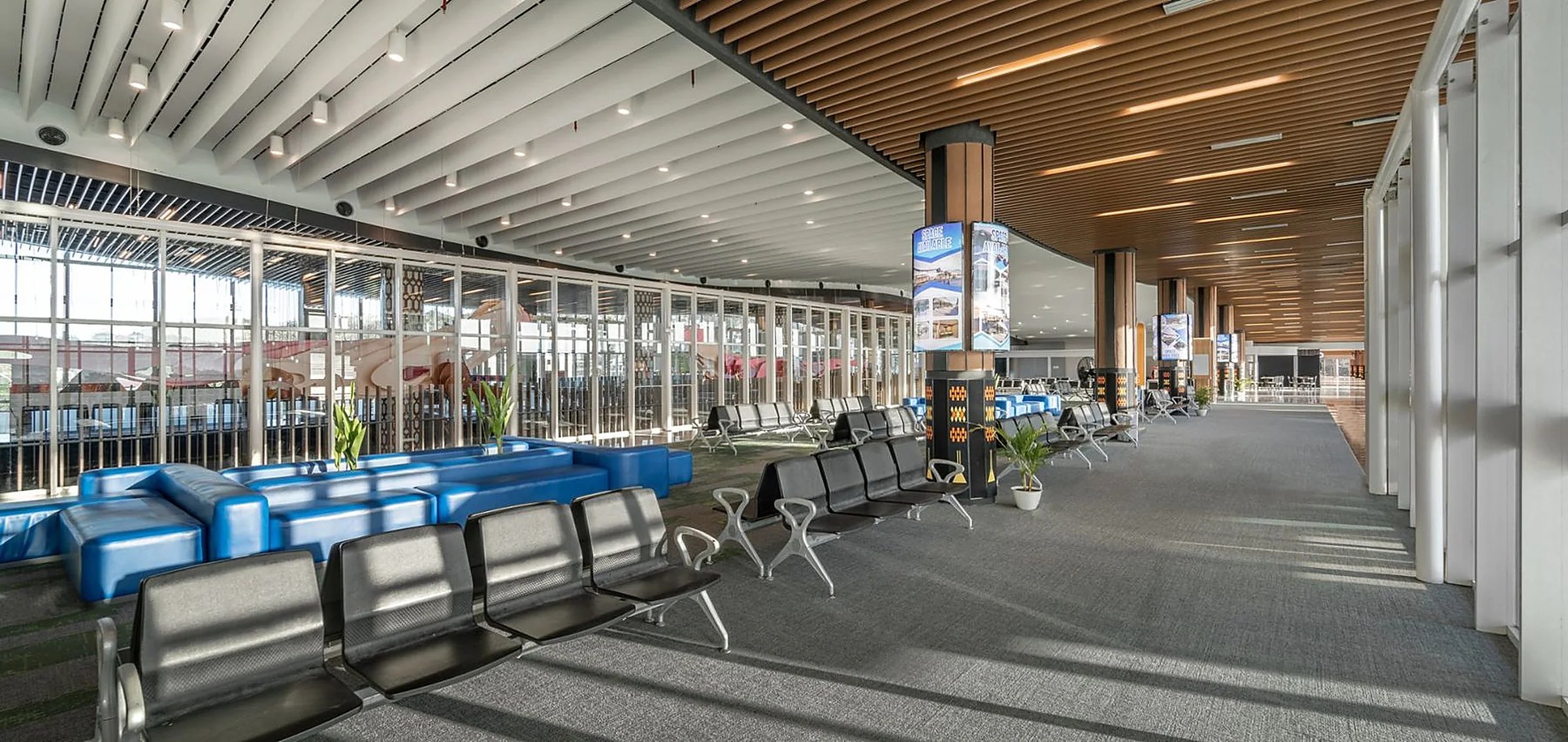 Bandara Komodo, view 1