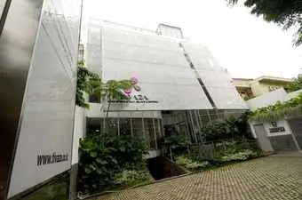 Arsitektur Klinik Tivaza Jakarta: Modern Tropis dengan Sentuhan Jengki