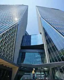 Geometri, Cahaya, dan Makna di Fasad Gedung BNI PIK 2
