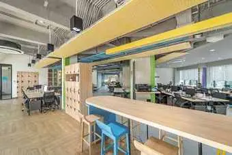 Inspirasi Kantor yang Colorful: Perpaduan Ceiling Perforated dan Warna-Warna Pastel