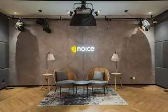 Merancang Studio Podcast Noice: Desain Interior yang Estetis dan Akustik